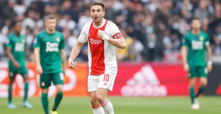 Dusan Tadic namens Ajax tegen Feyenoord in de Eredivisie in het seizoen 2021-2022