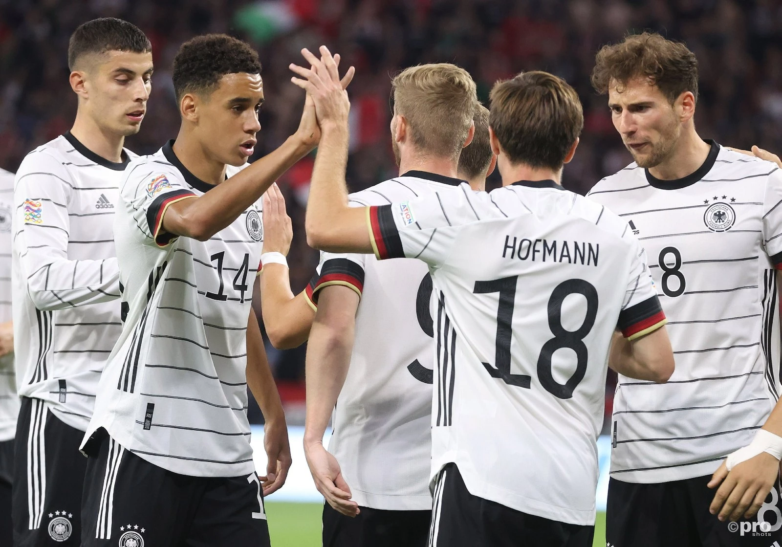 Jonas Hofman scoort voor Duitsland
