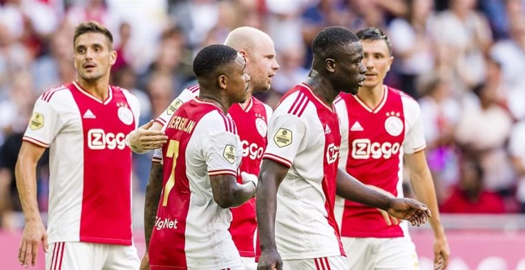 Ajax juicht na een goal tegen SC Cambuur