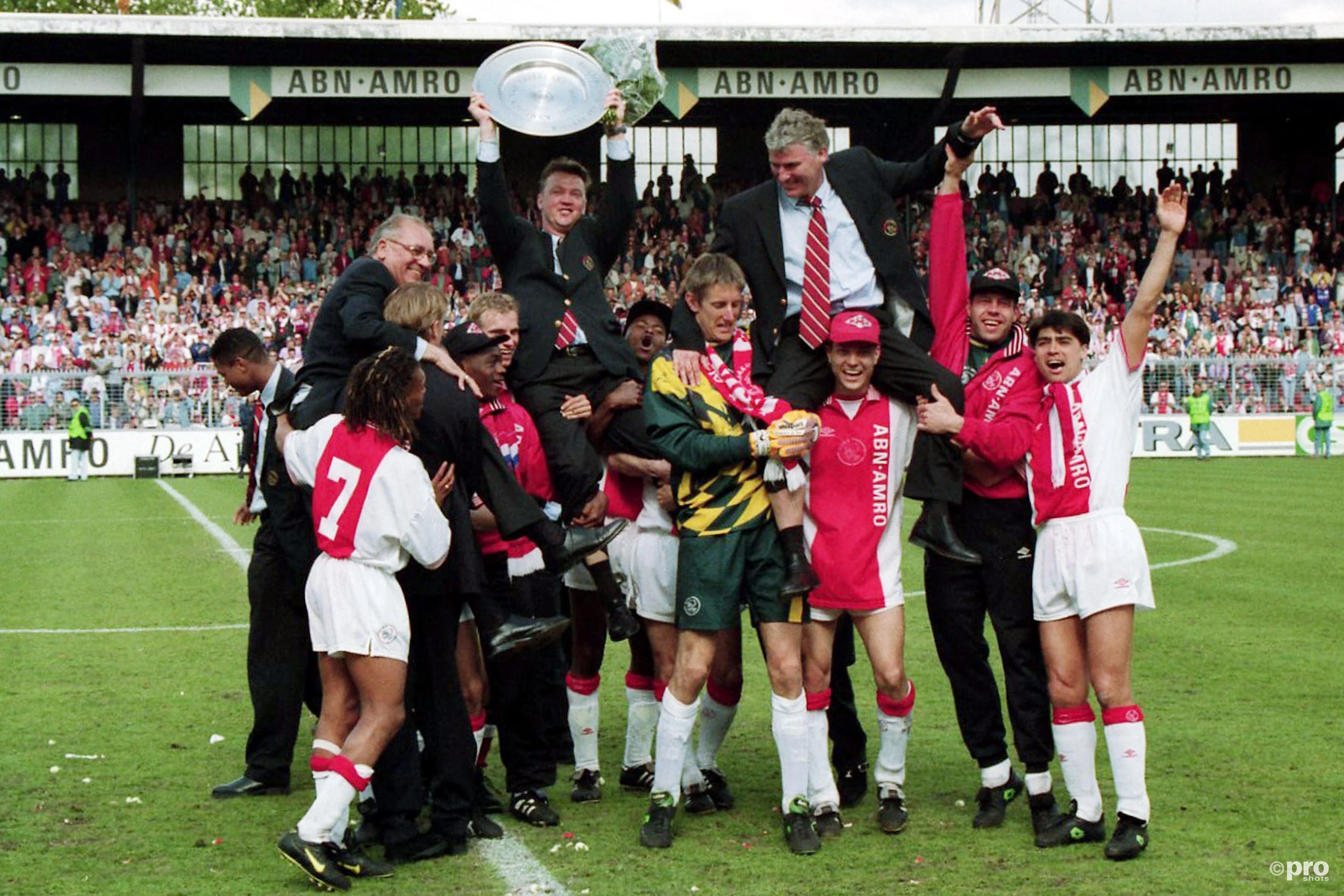 Ajax viert de winst van de UEFA Cup in 1992