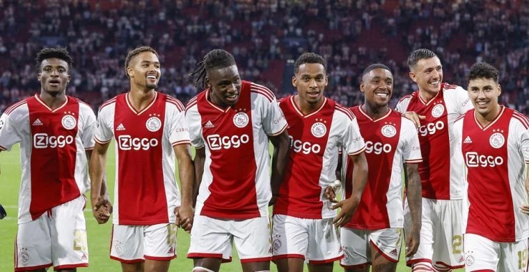 Ajax viert de 4-0 overwinning op Rangers in de Champions League
