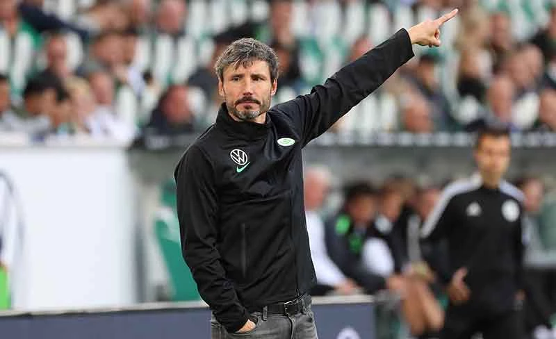 Mark van Bommel is teleurgesteld tijdens de Bundesliga wedstrijd VfL Wolfsburg - Borussia Mönchengladbach 